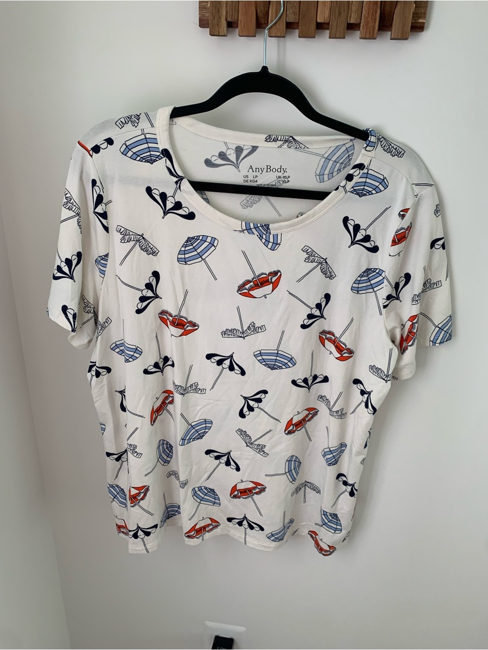 AnyBody White Short Sleeve Tee